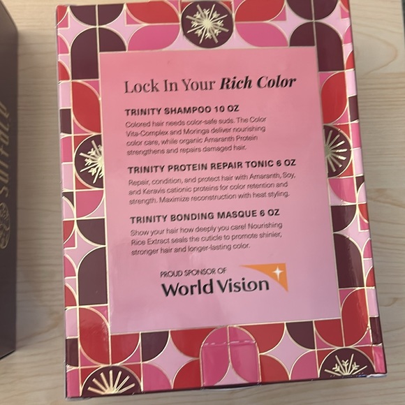 Surface basis moisture box and surface trinity color care box - Picture 3 of 5